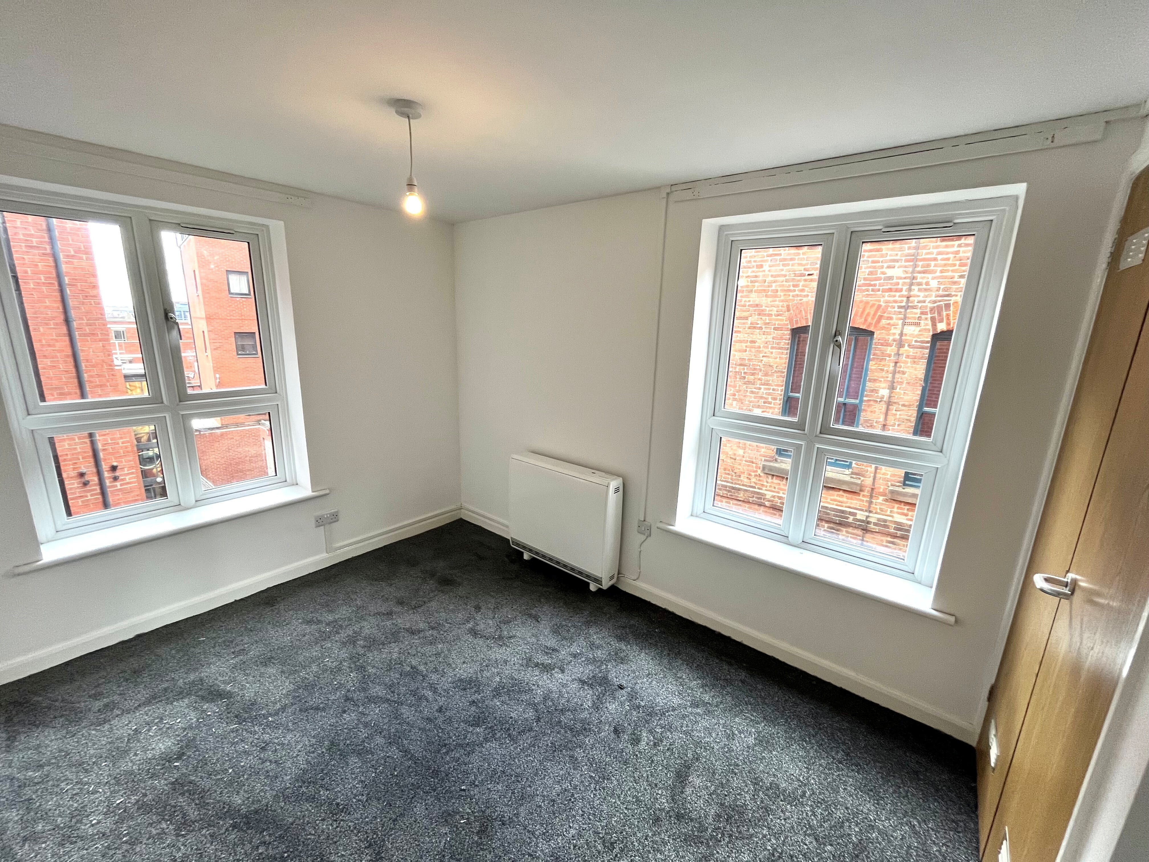 Flat Short Stairs in Nottingham