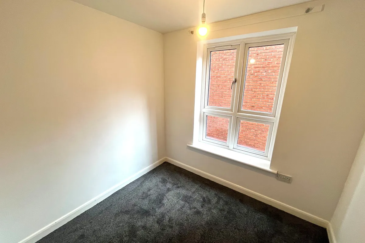 Flat Short Stairs in Nottingham
