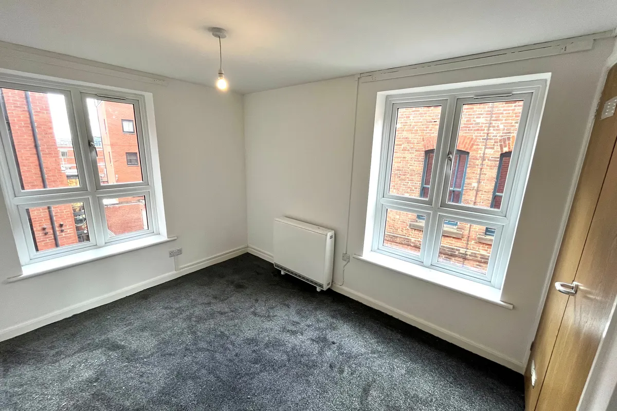 Flat Short Stairs in Nottingham