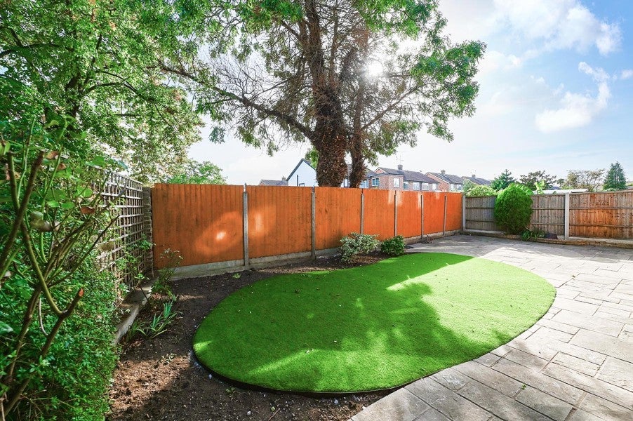 House Almond Close in Borough of Spelthorne