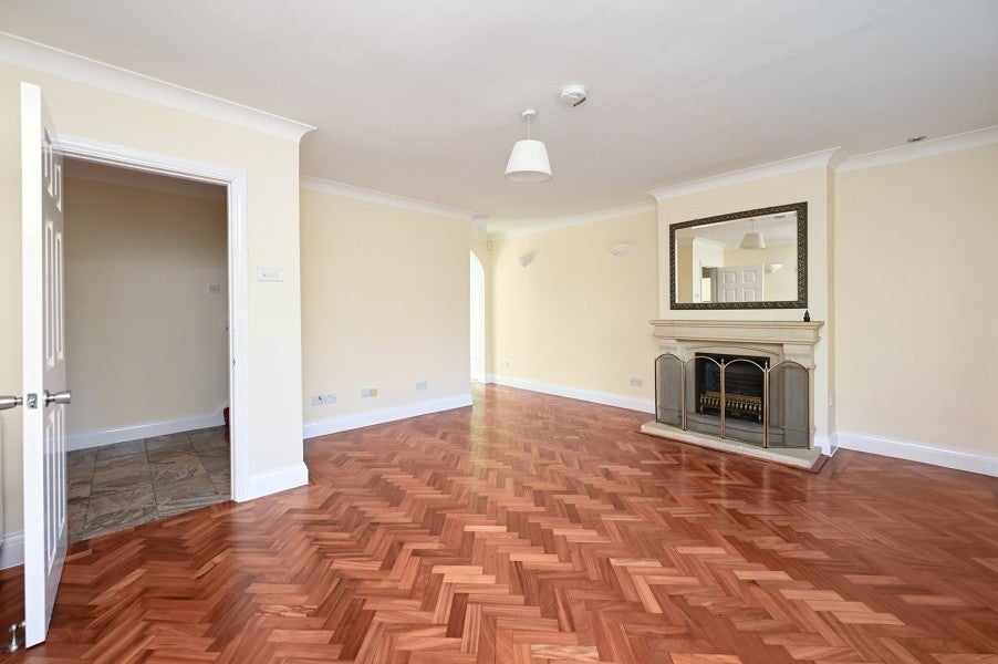 House Almond Close in Borough of Spelthorne