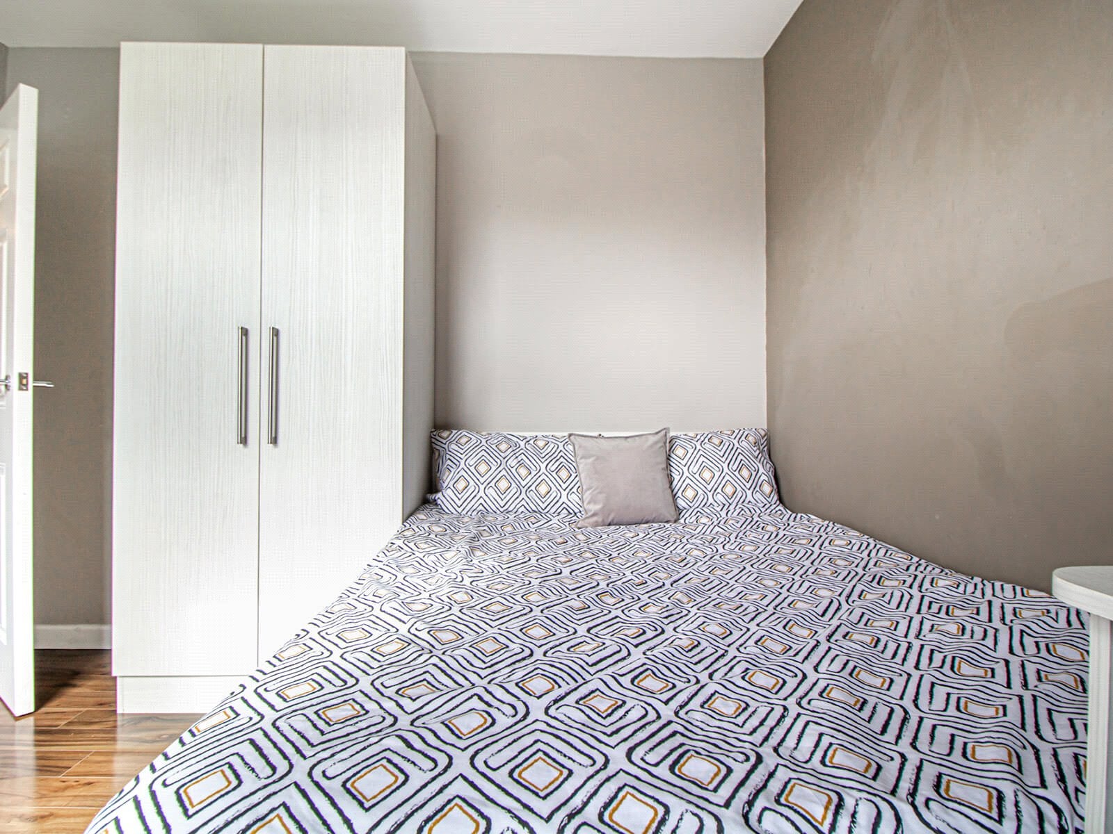 Flat Belle Vue Road in Leeds