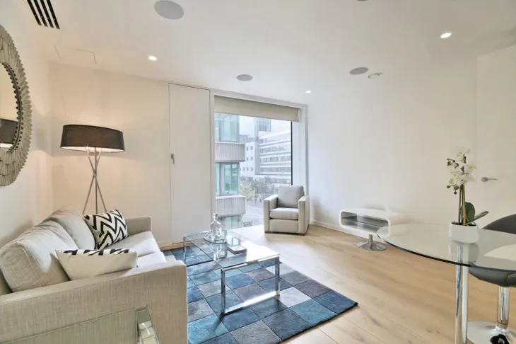 Flat Blackfriars Road in Greater London