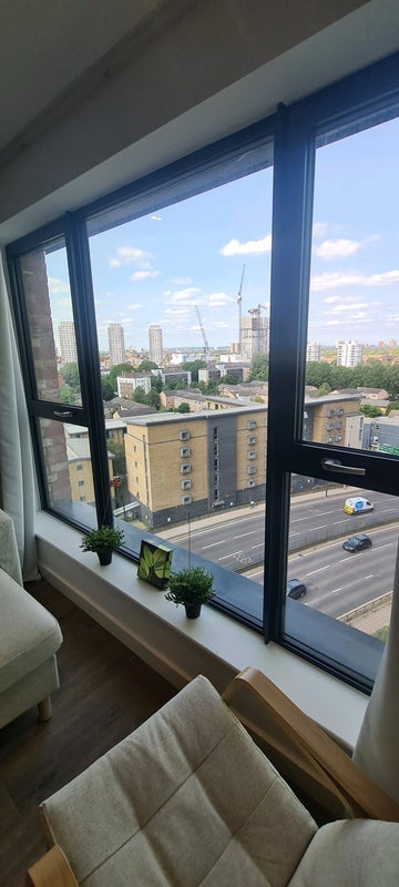 Room Reed Avenue in Greater London