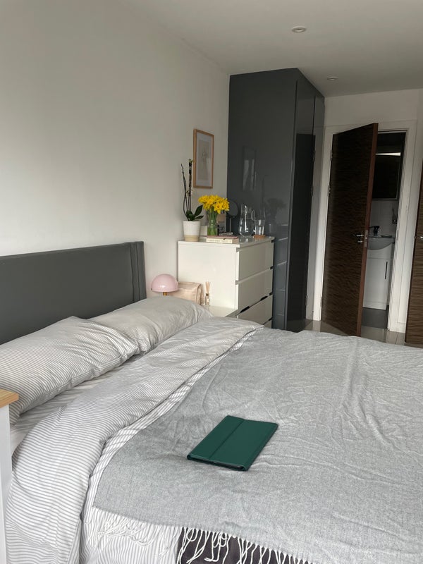 Room St. Anne's Row in Greater London