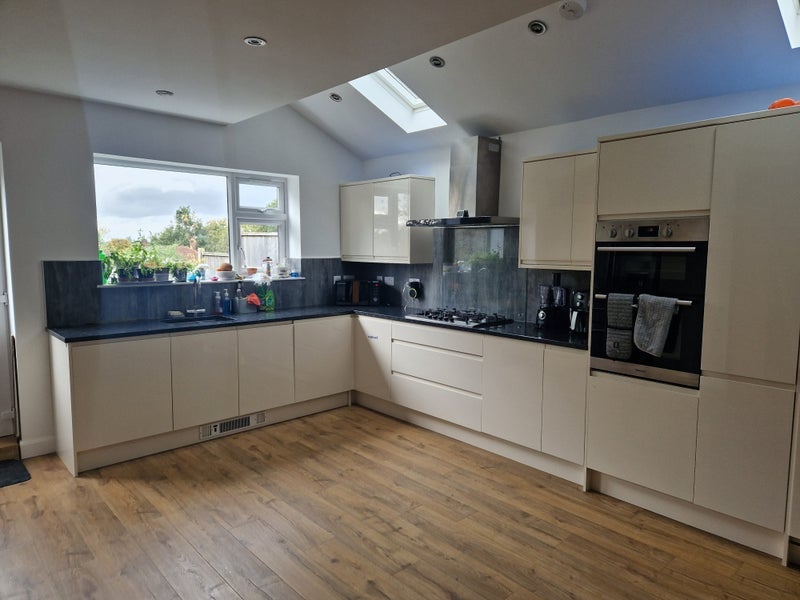 Room Gilbert Avenue in Rugby