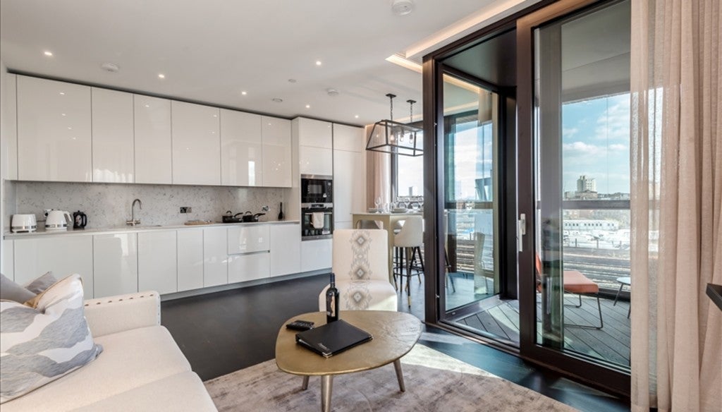 Flat Pascal Square in Greater London