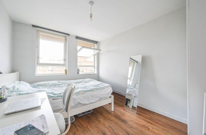 Room Mews Street in Greater London