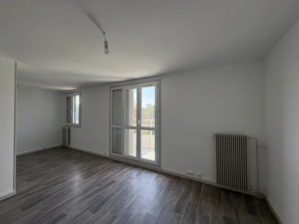 Flat Rue Jean Mermoz in Roanne