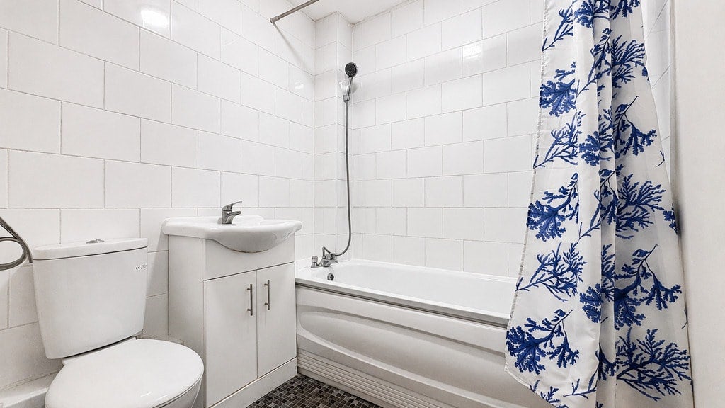 Flat Nightingale Way in Greater London