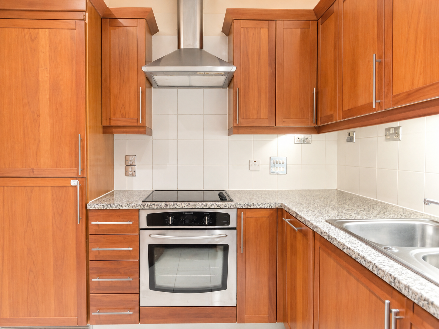 Flat Belvedere Road in Greater London