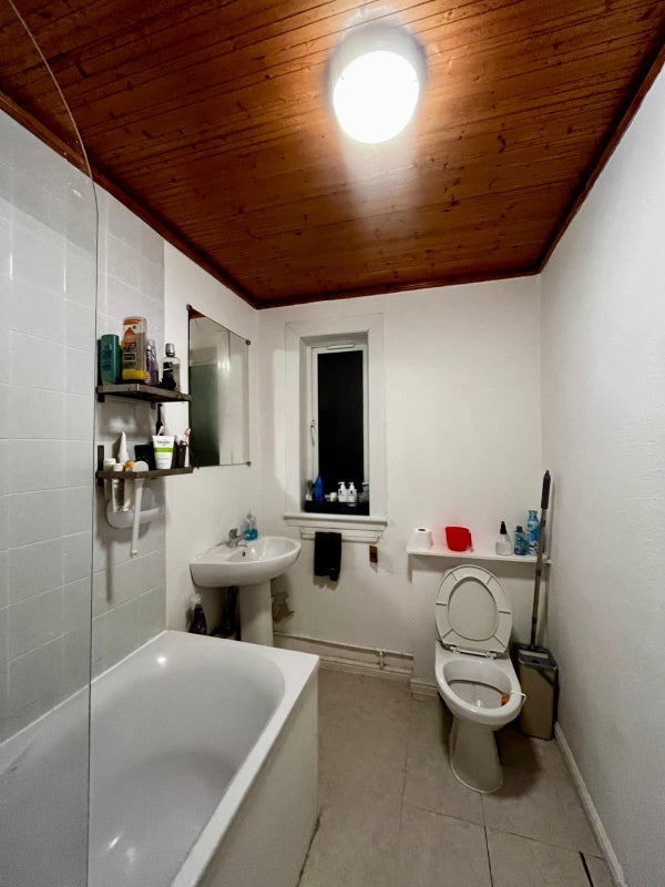 Room Wester Drylaw Place in City of Edinburgh