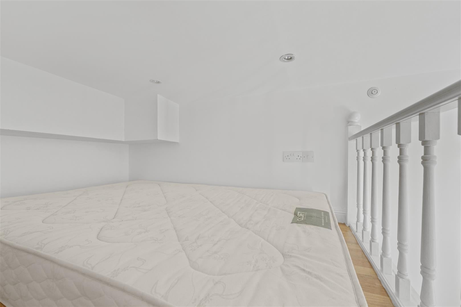 Flat Palace Court in City of Westminster