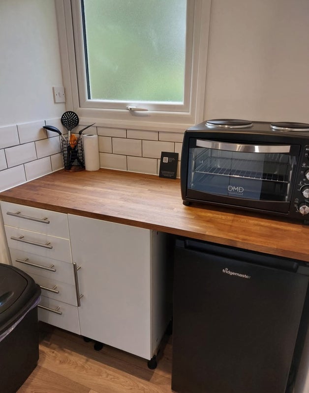 Room Ebdon Road in Weston-super-Mare