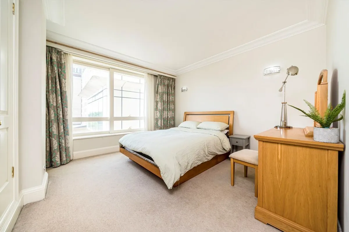 Flat Albert Embankment in Greater London