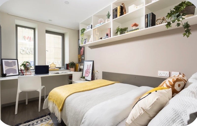 Room International Way in Greater London