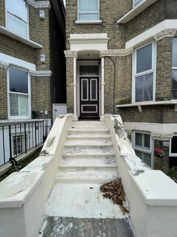 Room Mount Pleasant Road in Greater London