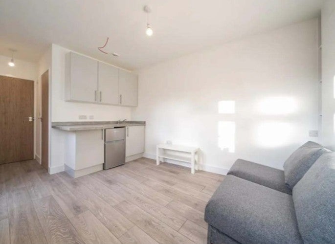 Room Lee High Road in Greater London