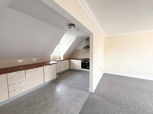 Flat Seafield Road in Bournemouth