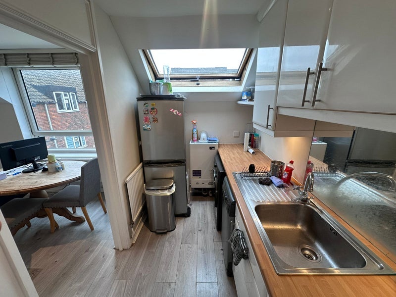 Room Wolftencroft Close in Greater London
