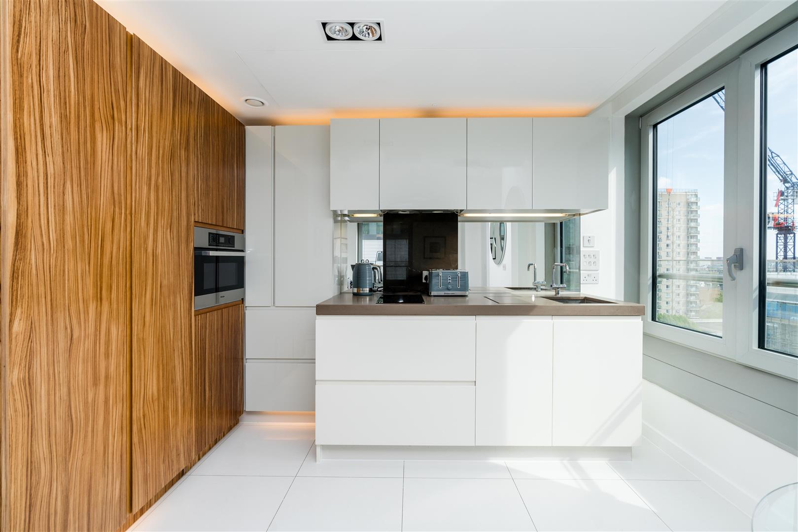 Flat Longford Street in Greater London