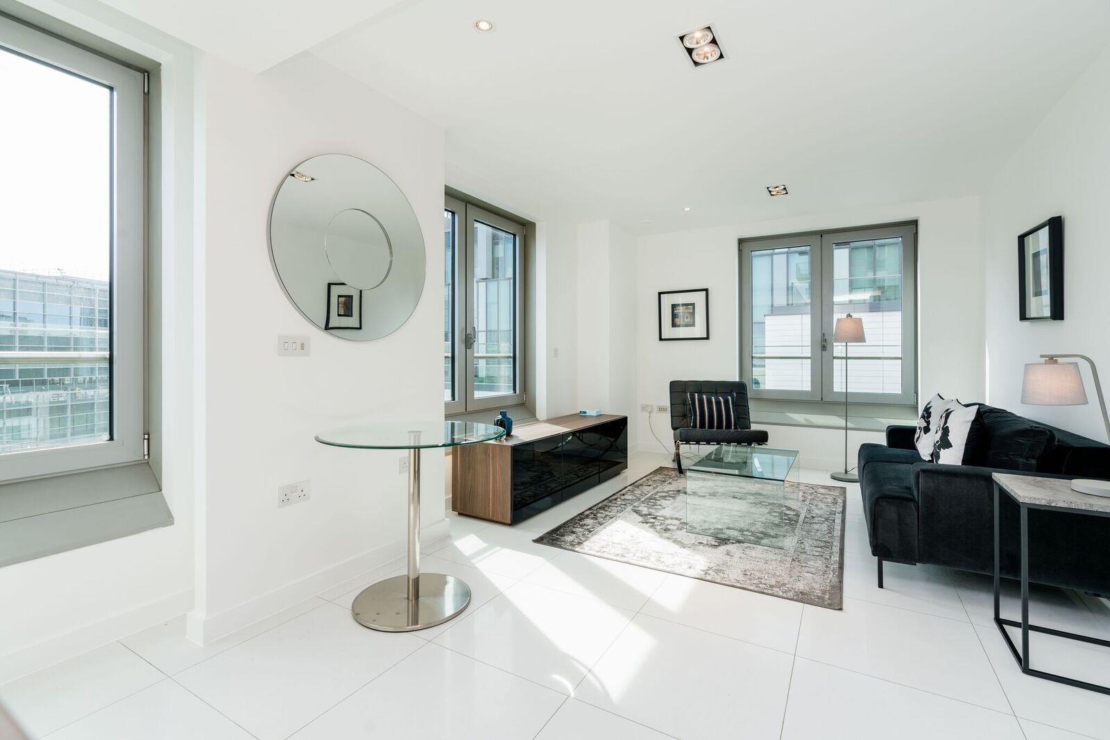 Flat Longford Street in Greater London