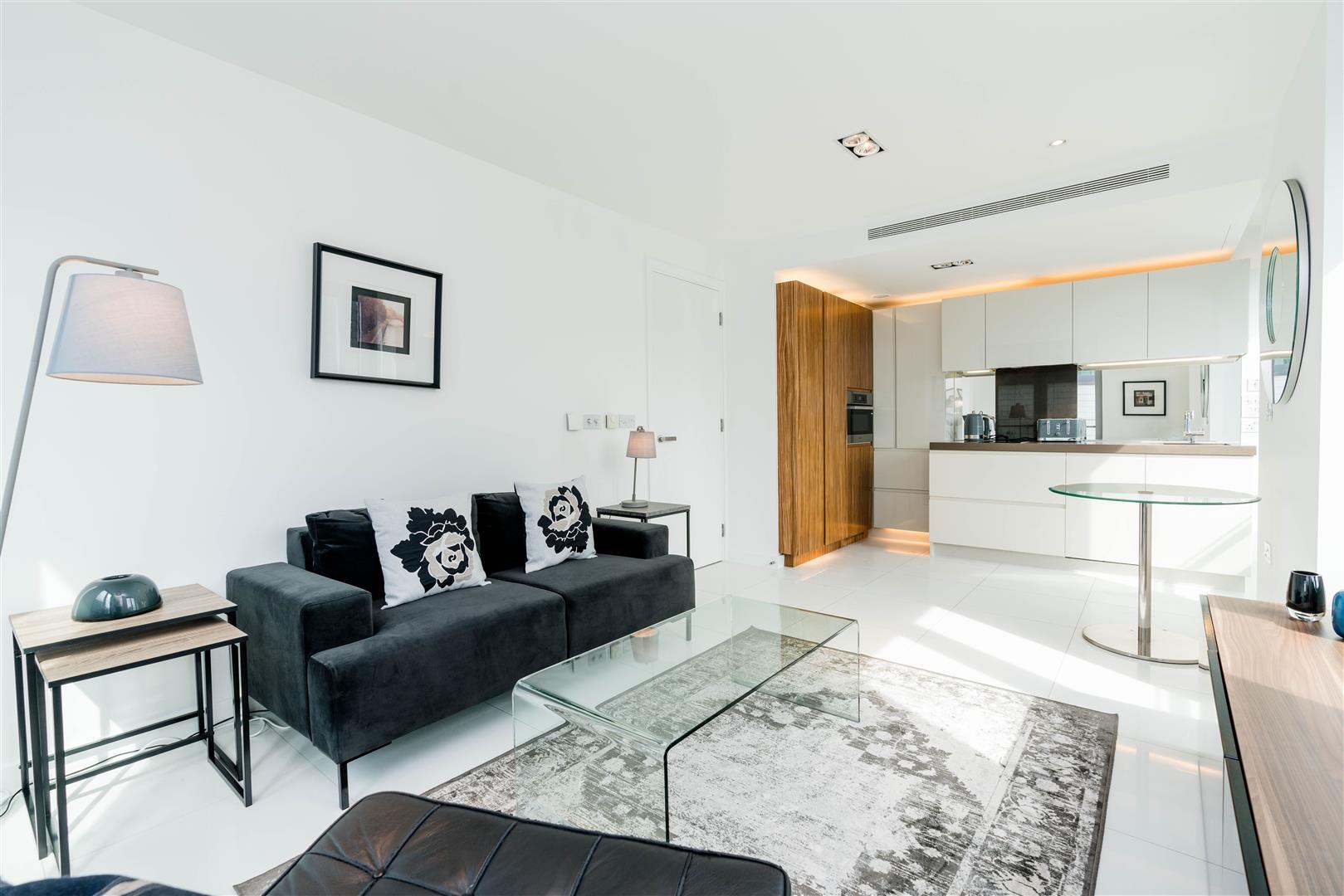 Flat Longford Street in Greater London