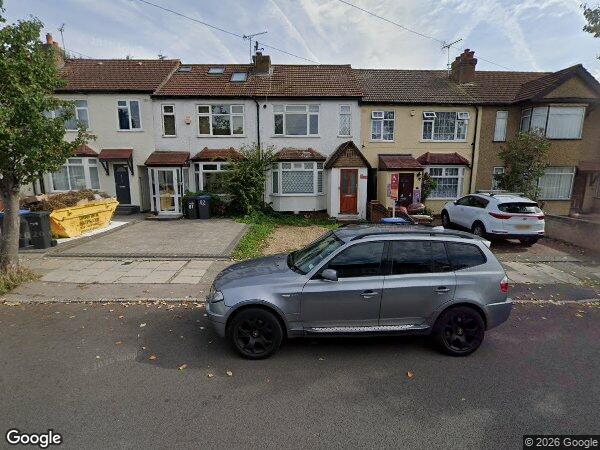 House Pembroke Avenue in Greater London