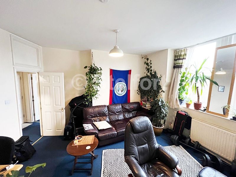 Flat Tanner's Hill in Greater London