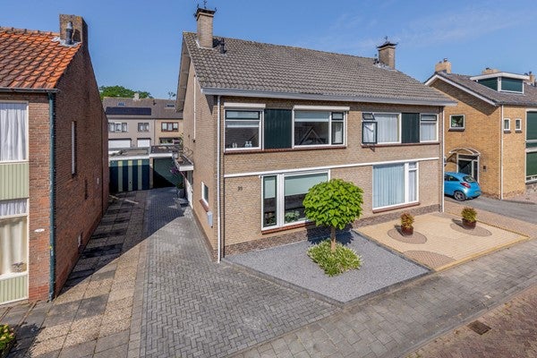 Huis Nassauplein 21 in Zevenbergen