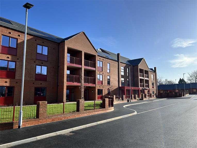 Flat Ellen Ross Close in Telford