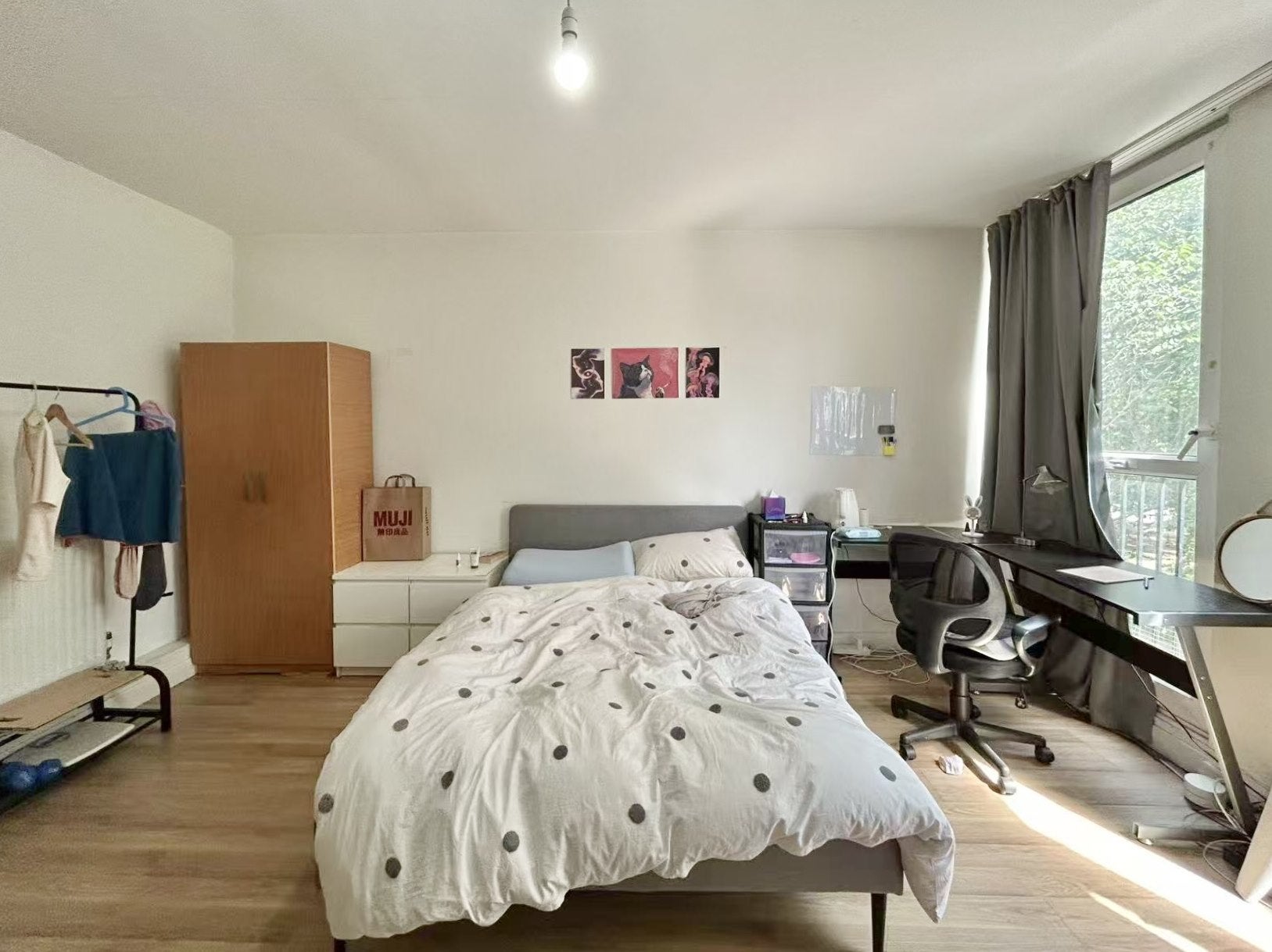 Flat Compton Close in Greater London