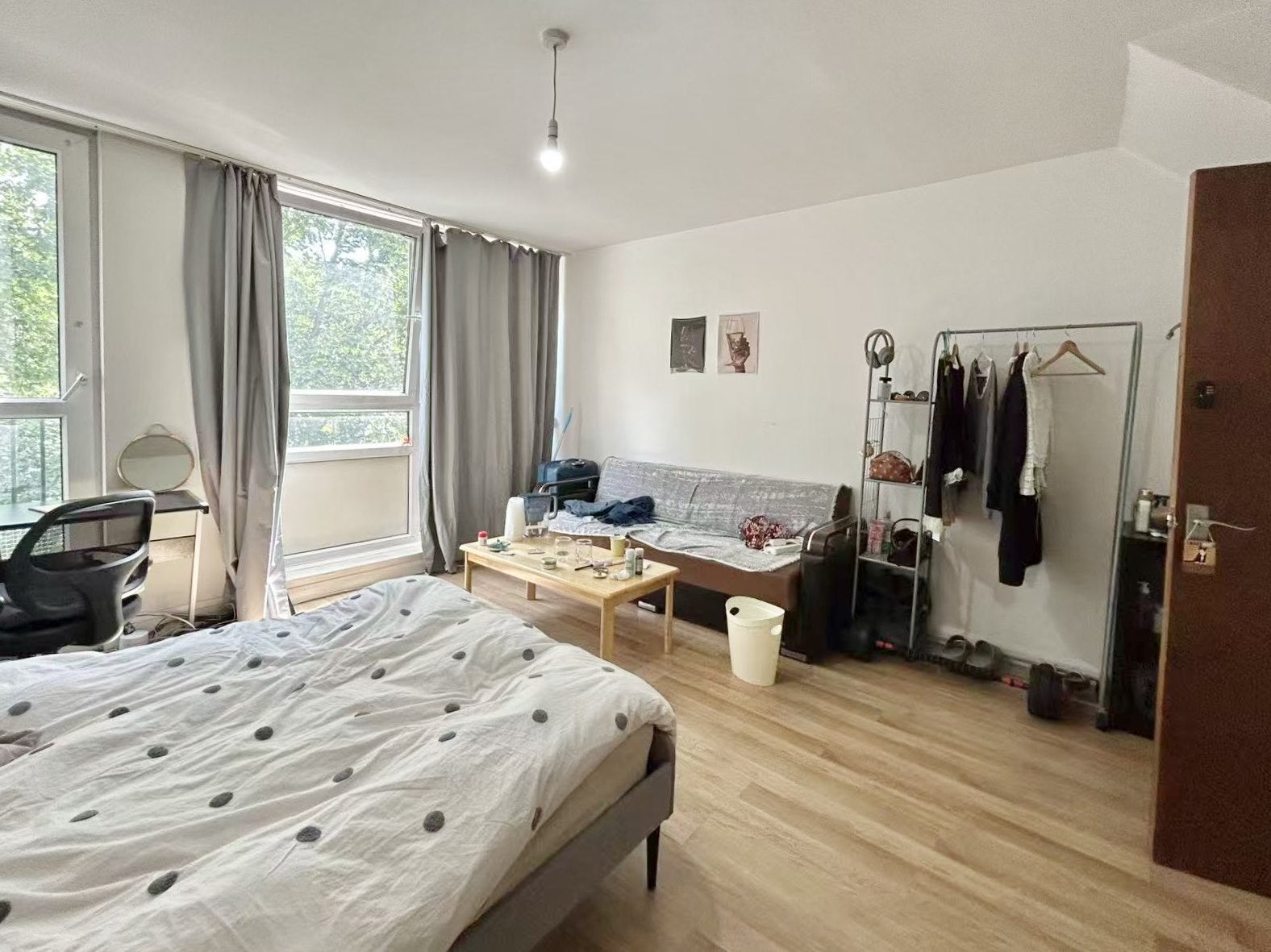 Flat Compton Close in Greater London