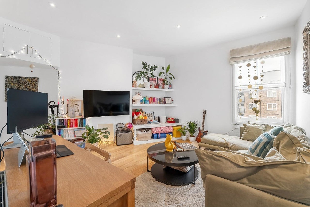 Flat Stockwell Road in Greater London