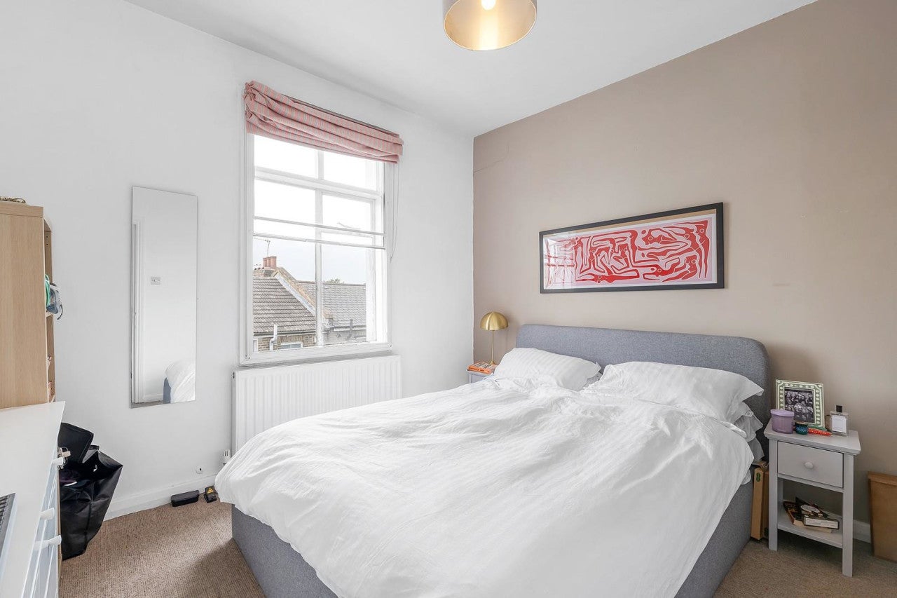 Flat Stockwell Road in Greater London