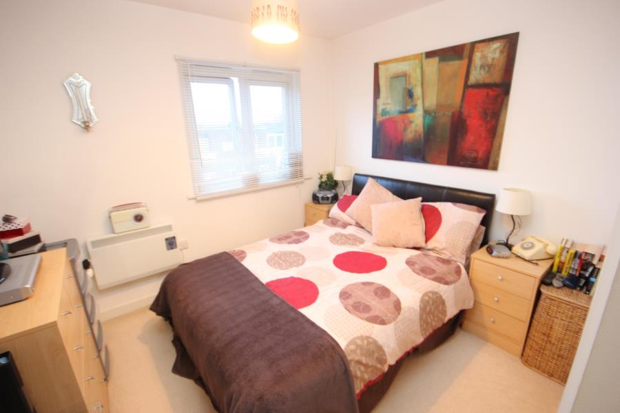 Flat Guildford Road in Woking