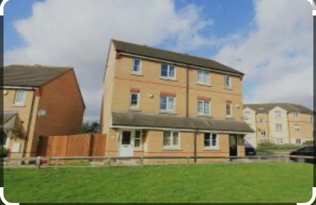 House Lister Avenue in Greater London