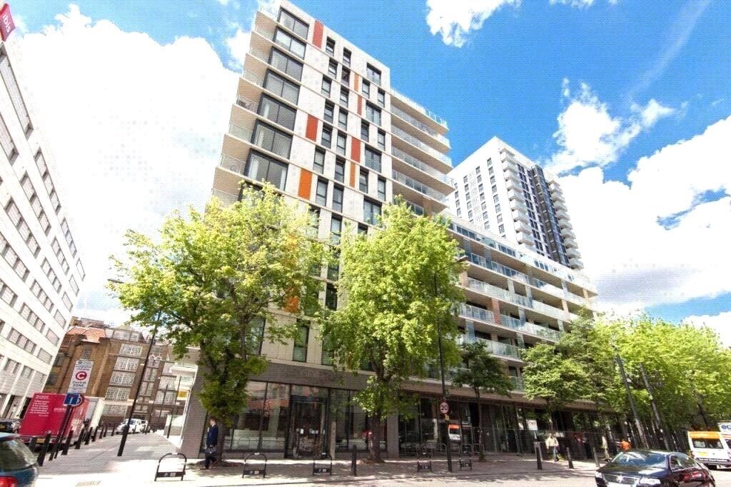 Flat Commercial Street in Greater London