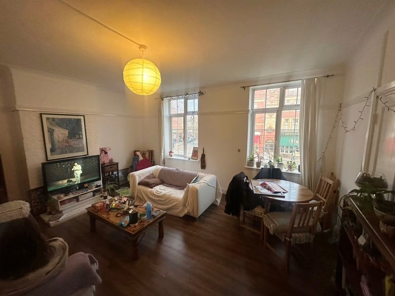 Room Barrhill Road in Greater London