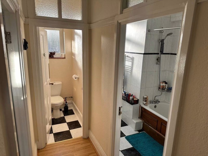 Room Barrhill Road in Greater London