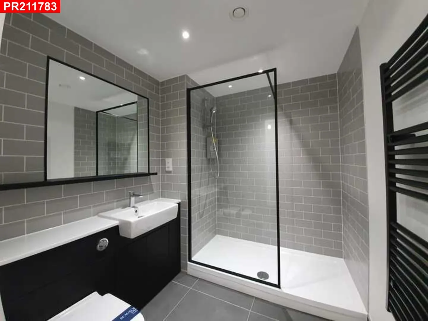 Flat Needleman Street in Greater London