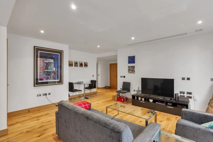 Flat Harrow Road in City of Westminster