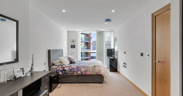 Flat Harrow Road in City of Westminster