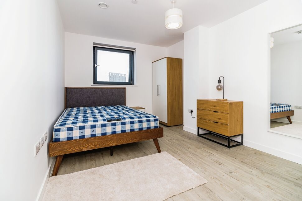 Flat Furness Quay in Salford
