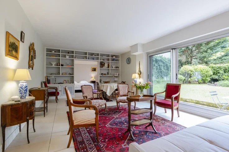 Appartement Rue Gustave Nadaud à Paris