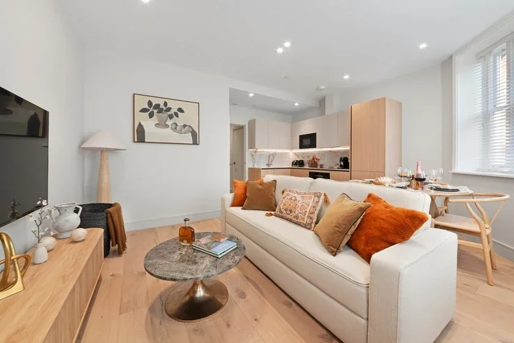 Flat Camden High Street in Greater London