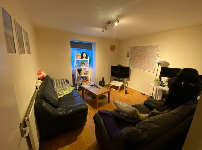 Room Thorne Road in Greater London