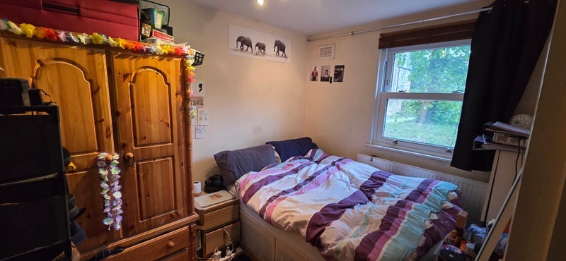 Room Thorne Road in Greater London