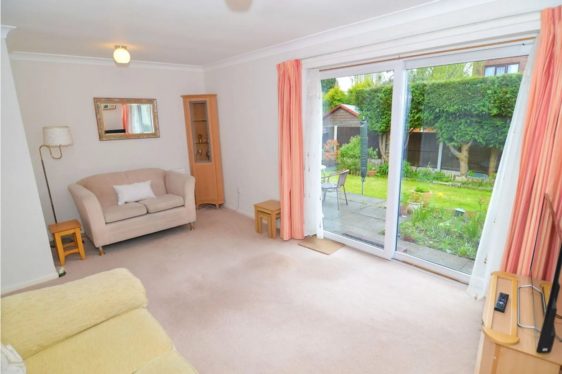 House Hotel Street in Earlestown