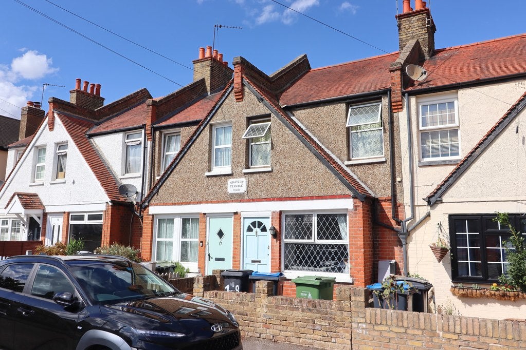 House Red Lion Road in Greater London